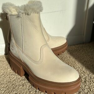 Timberland Cream Fur-Lined Winter Boots